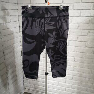 Ciel Blue Ladies Size L/XL Black & Grey Patterned Capri Length Leggings